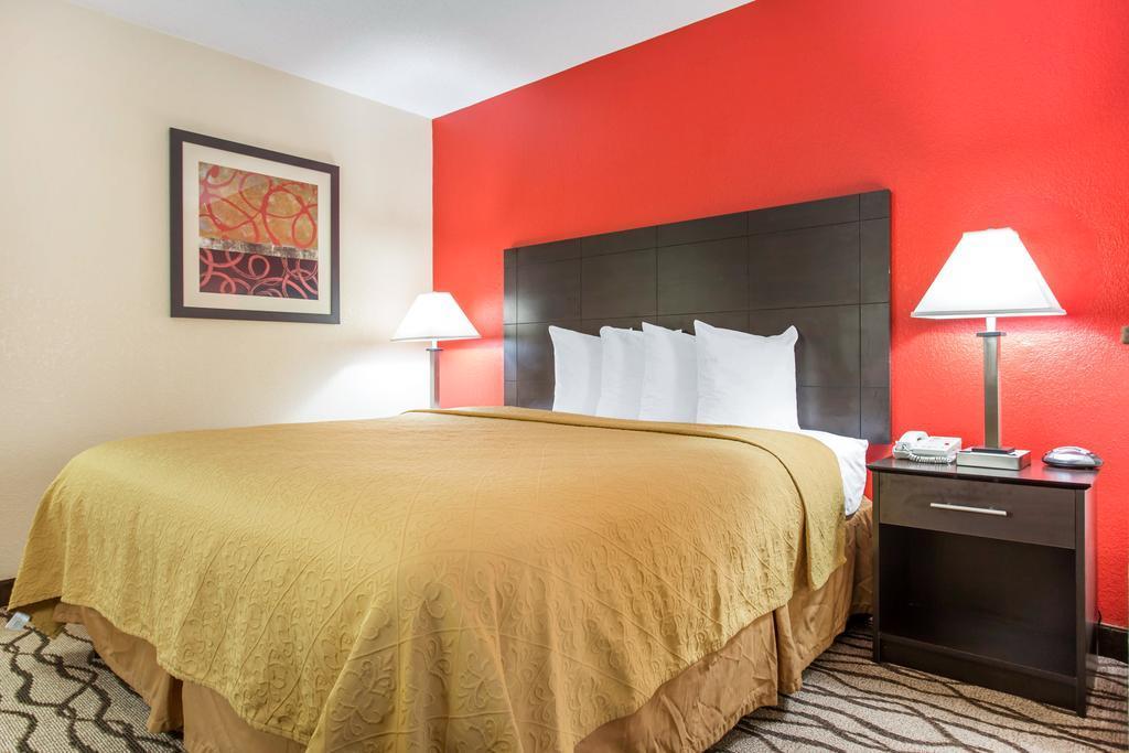 Quality Inn & Suites Лексингтън Екстериор снимка