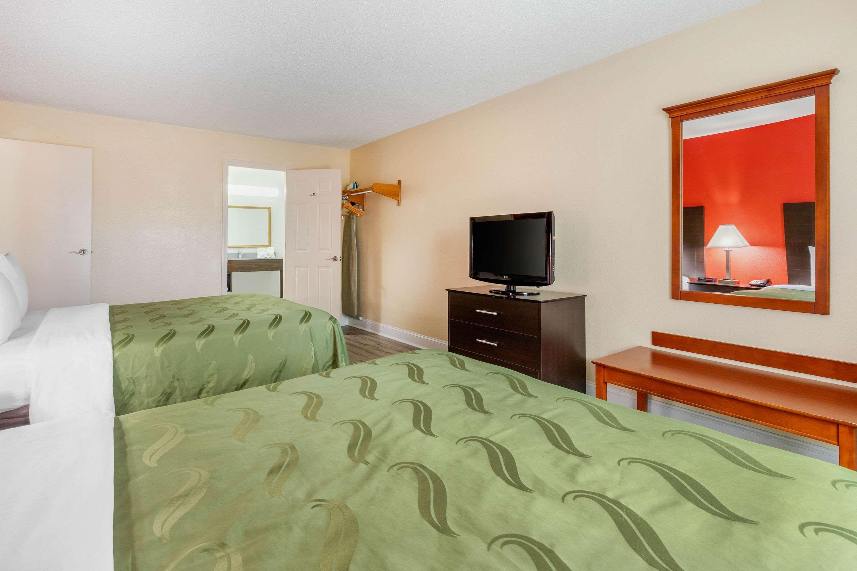 Quality Inn & Suites Лексингтън Екстериор снимка