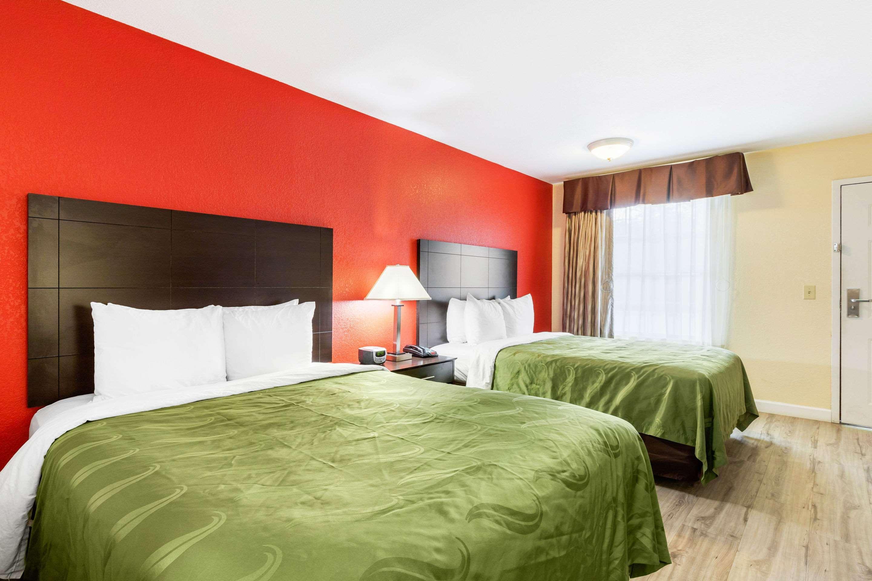 Quality Inn & Suites Лексингтън Екстериор снимка