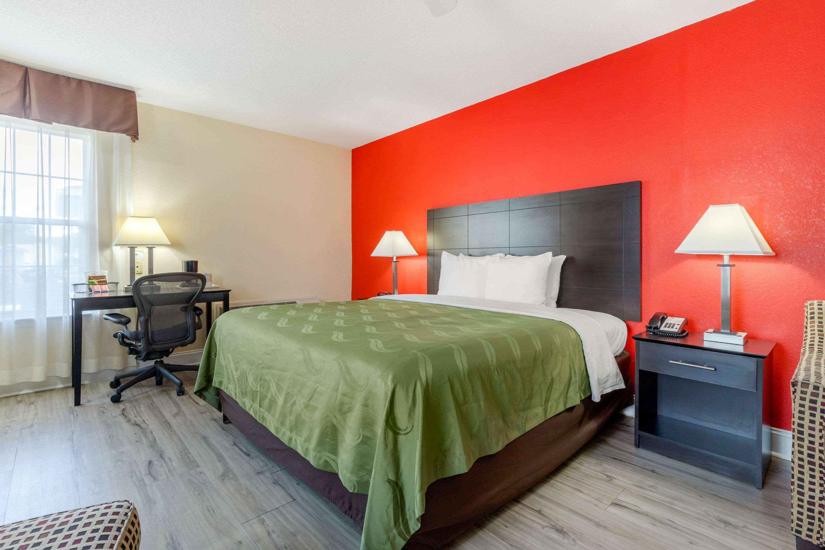 Quality Inn & Suites Лексингтън Екстериор снимка