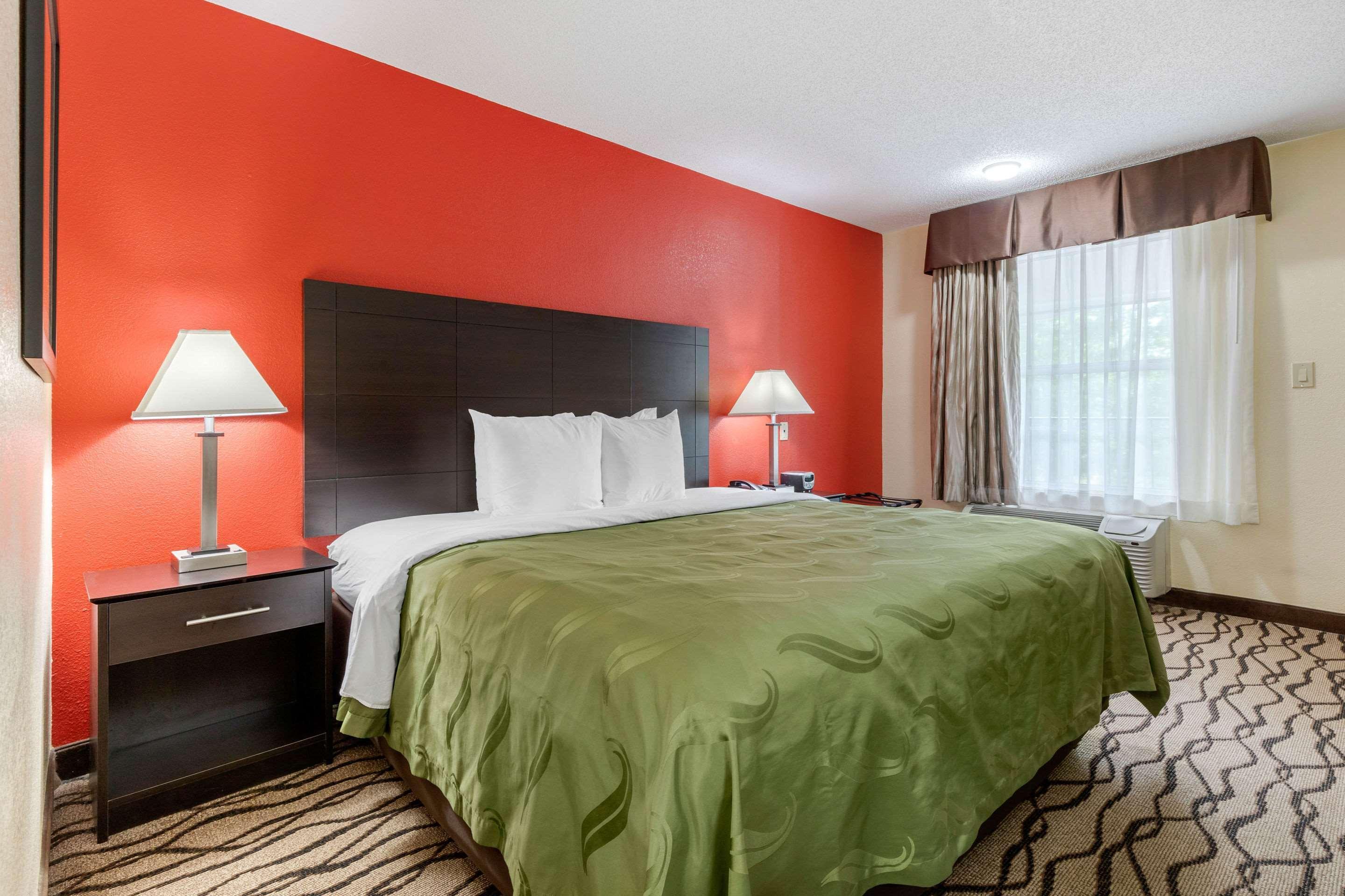 Quality Inn & Suites Лексингтън Екстериор снимка