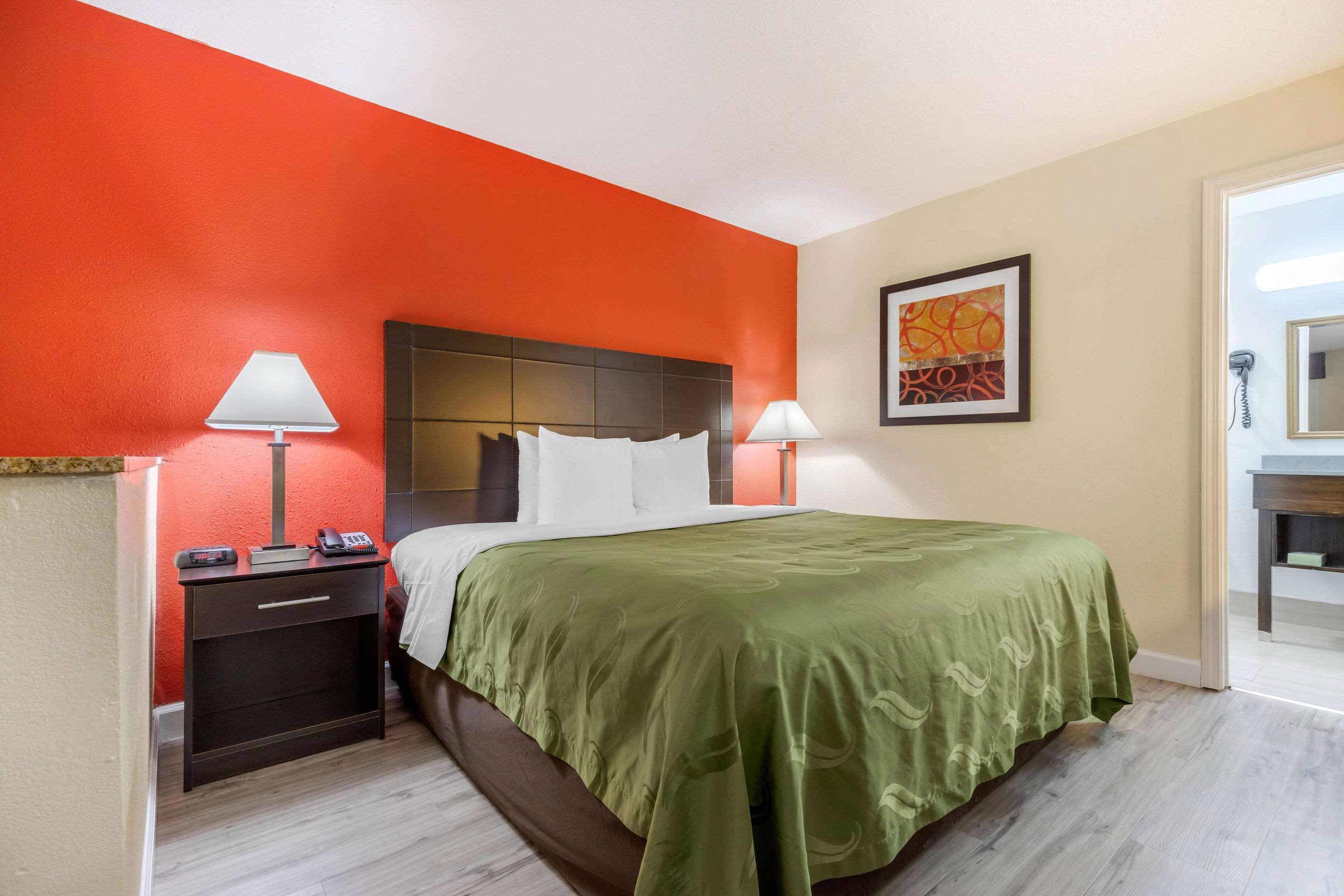 Quality Inn & Suites Лексингтън Екстериор снимка
