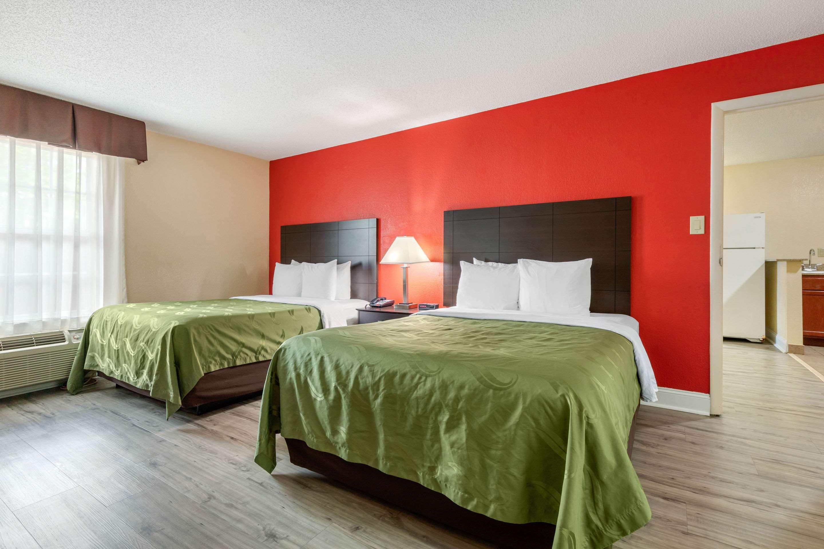 Quality Inn & Suites Лексингтън Екстериор снимка