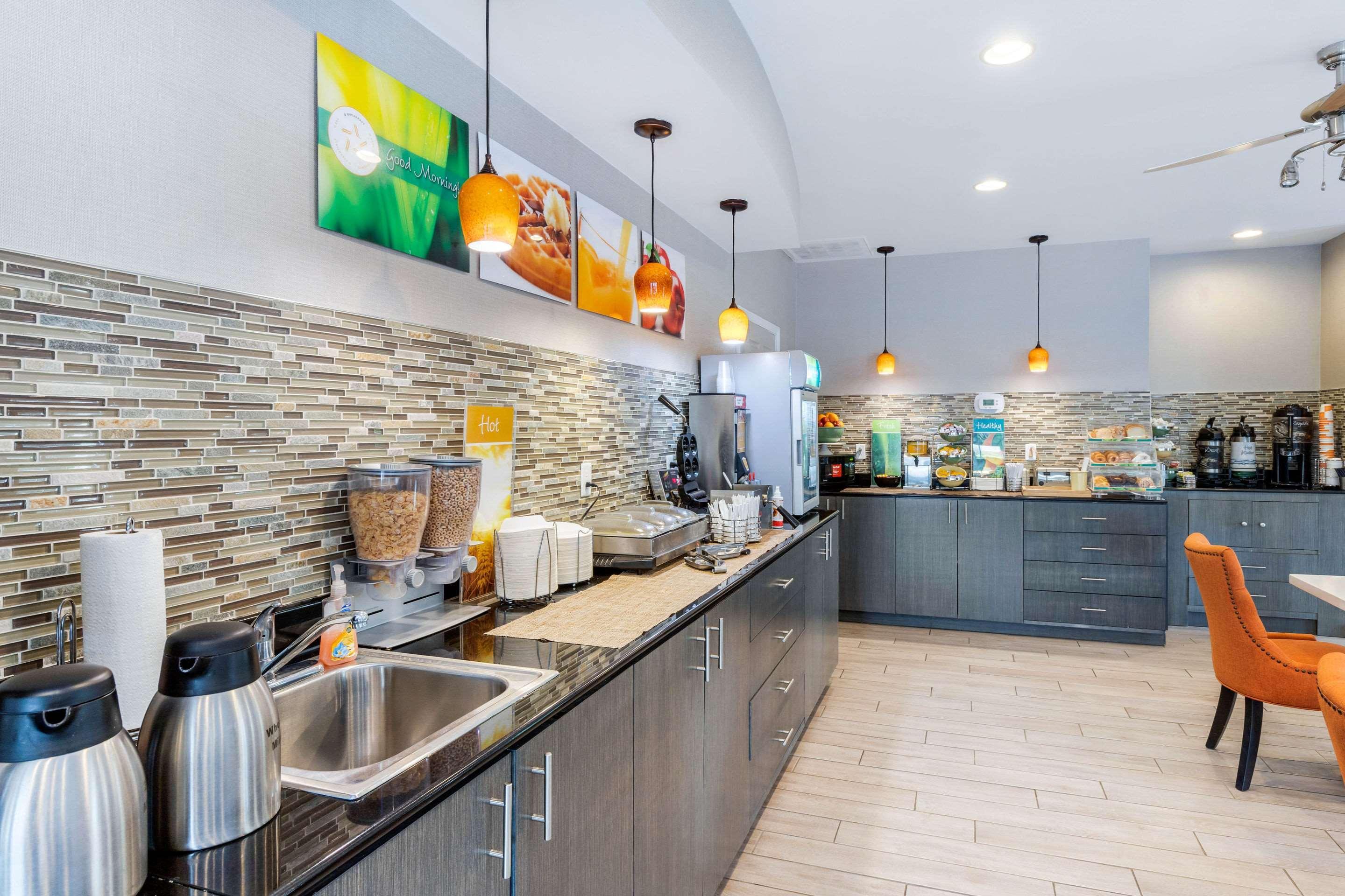 Quality Inn & Suites Лексингтън Екстериор снимка