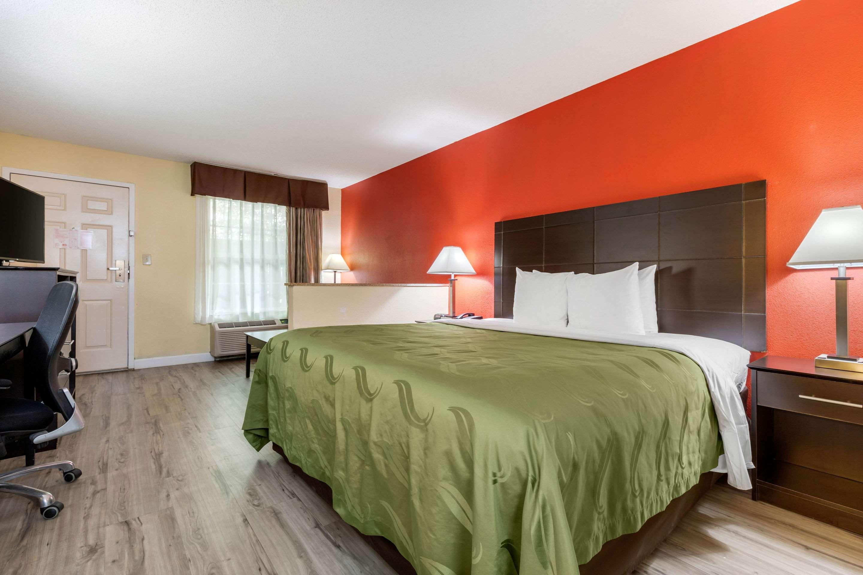 Quality Inn & Suites Лексингтън Екстериор снимка