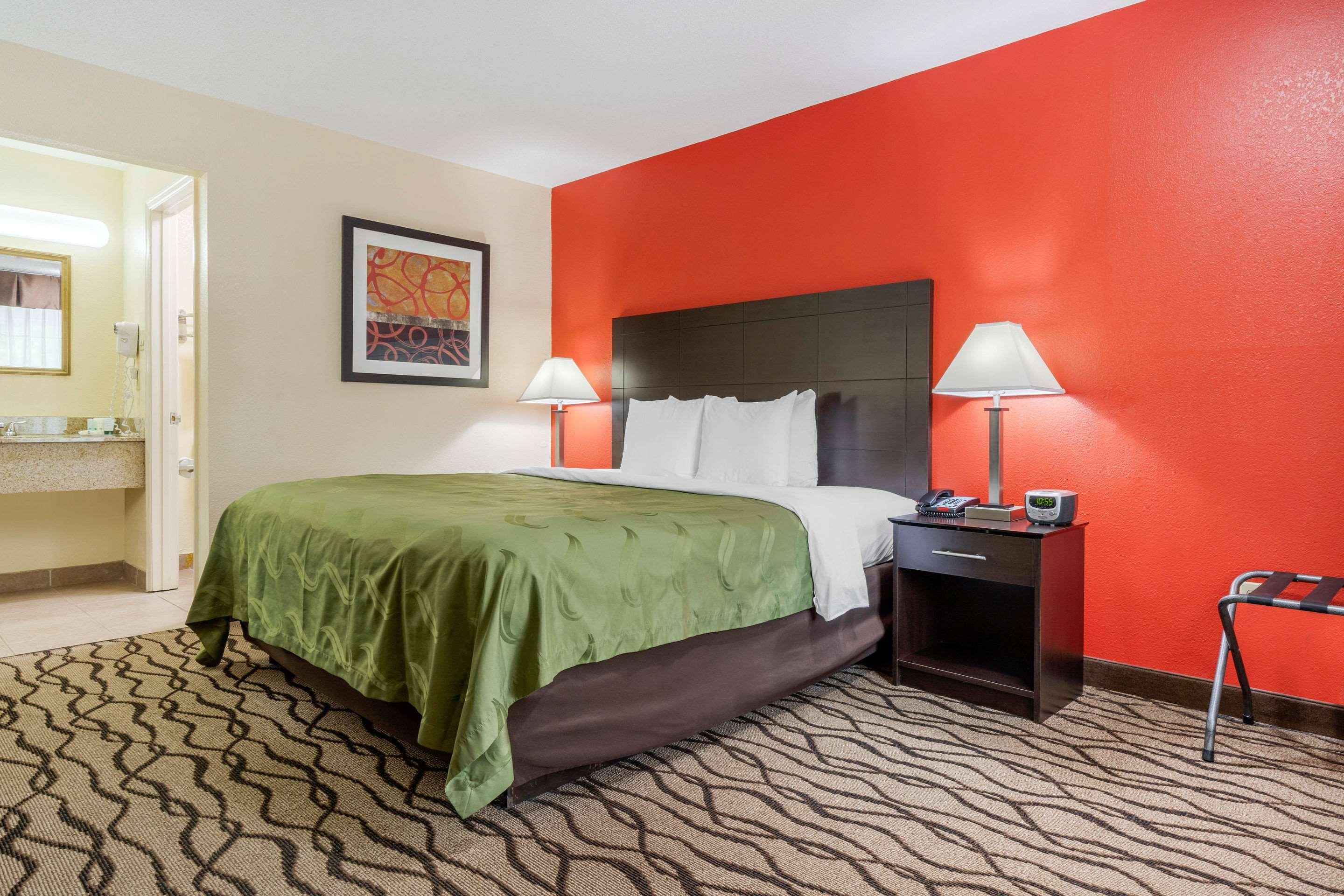 Quality Inn & Suites Лексингтън Екстериор снимка