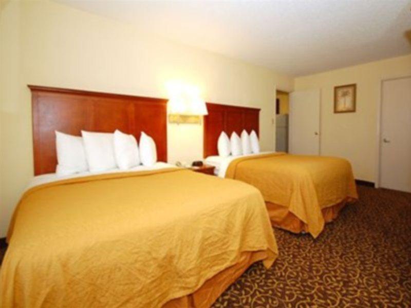 Quality Inn & Suites Лексингтън Стая снимка
