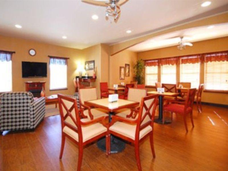 Quality Inn & Suites Лексингтън Екстериор снимка
