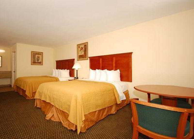 Quality Inn & Suites Лексингтън Стая снимка