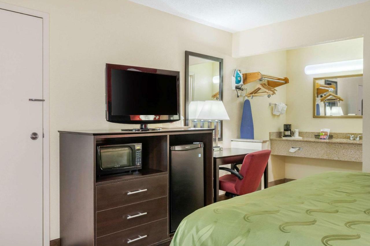 Quality Inn & Suites Лексингтън Екстериор снимка