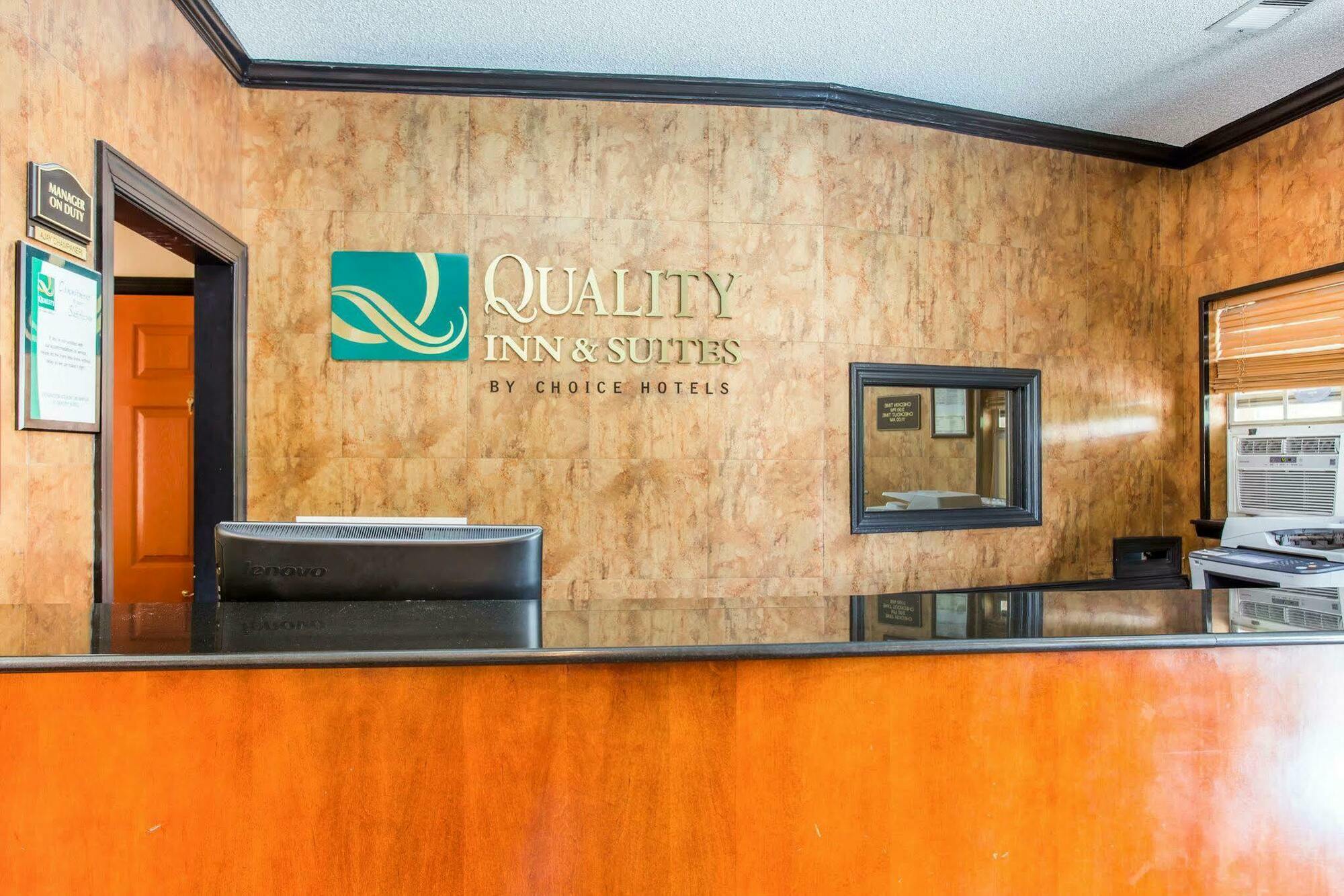 Quality Inn & Suites Лексингтън Екстериор снимка