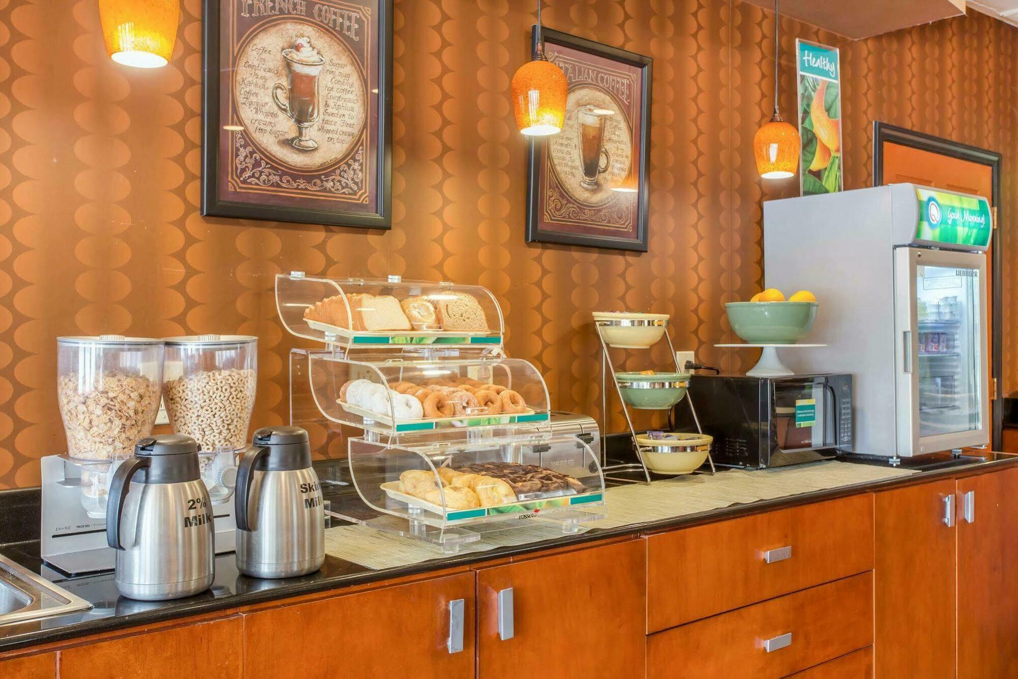 Quality Inn & Suites Лексингтън Екстериор снимка