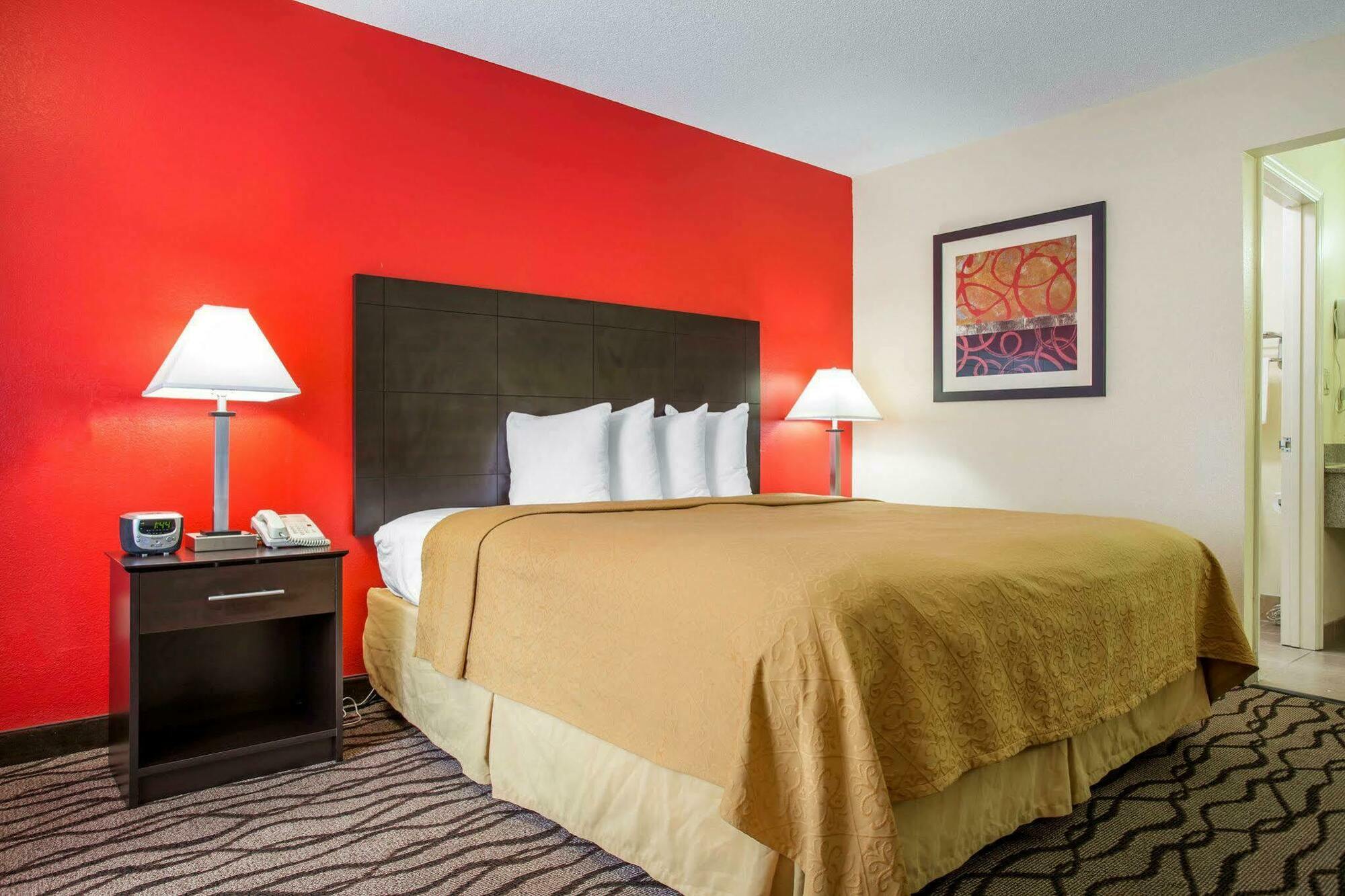 Quality Inn & Suites Лексингтън Екстериор снимка
